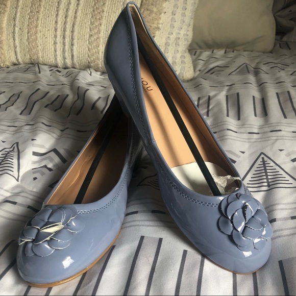 bijou Shoes - NWTBijou patten leather lavender/blue kitten heels with flower detail on front.